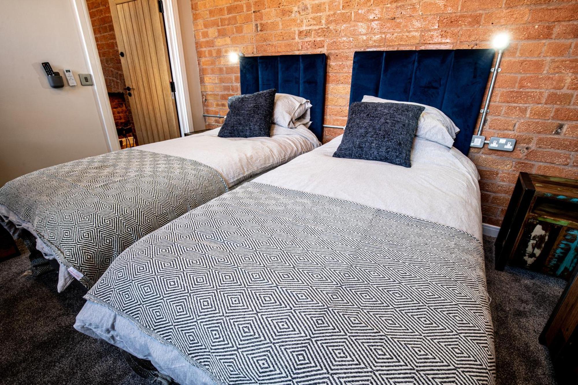 Vip 3Br Grade2 Luxurious Industrial House With Wood Fire, Electric Blinds And Big Cast Iron Windows In The Heart Of The Jq Villa Birmingham Exterior photo